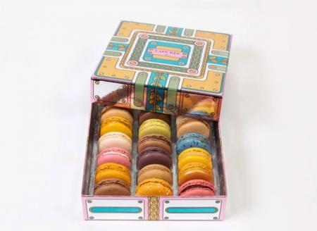 HỘP QUÀ MACARONS COLOR BLOCK 18