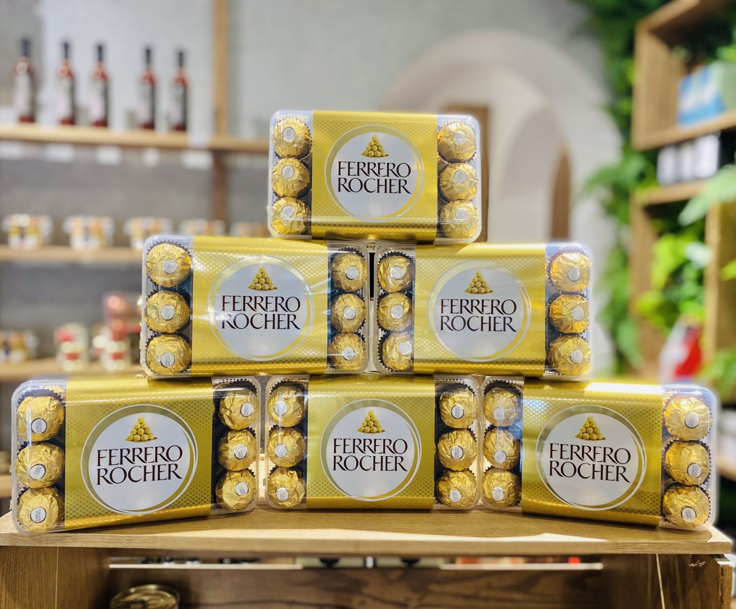 Ferrero Rocher chocolate vang danh nước Ý