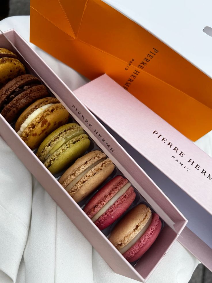 Macaron nhập khẩu