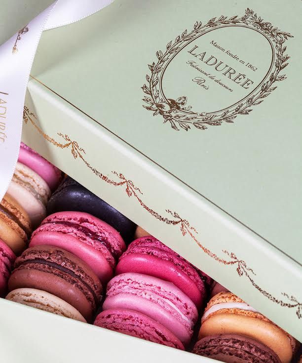 Bánh Macaron Laduree