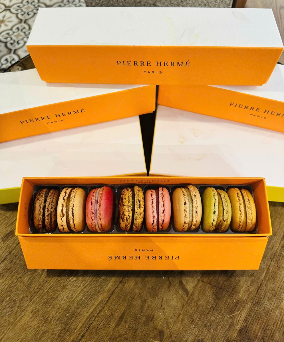Bánh Macaron Pháp quà tặng phụ nữ hiện đại