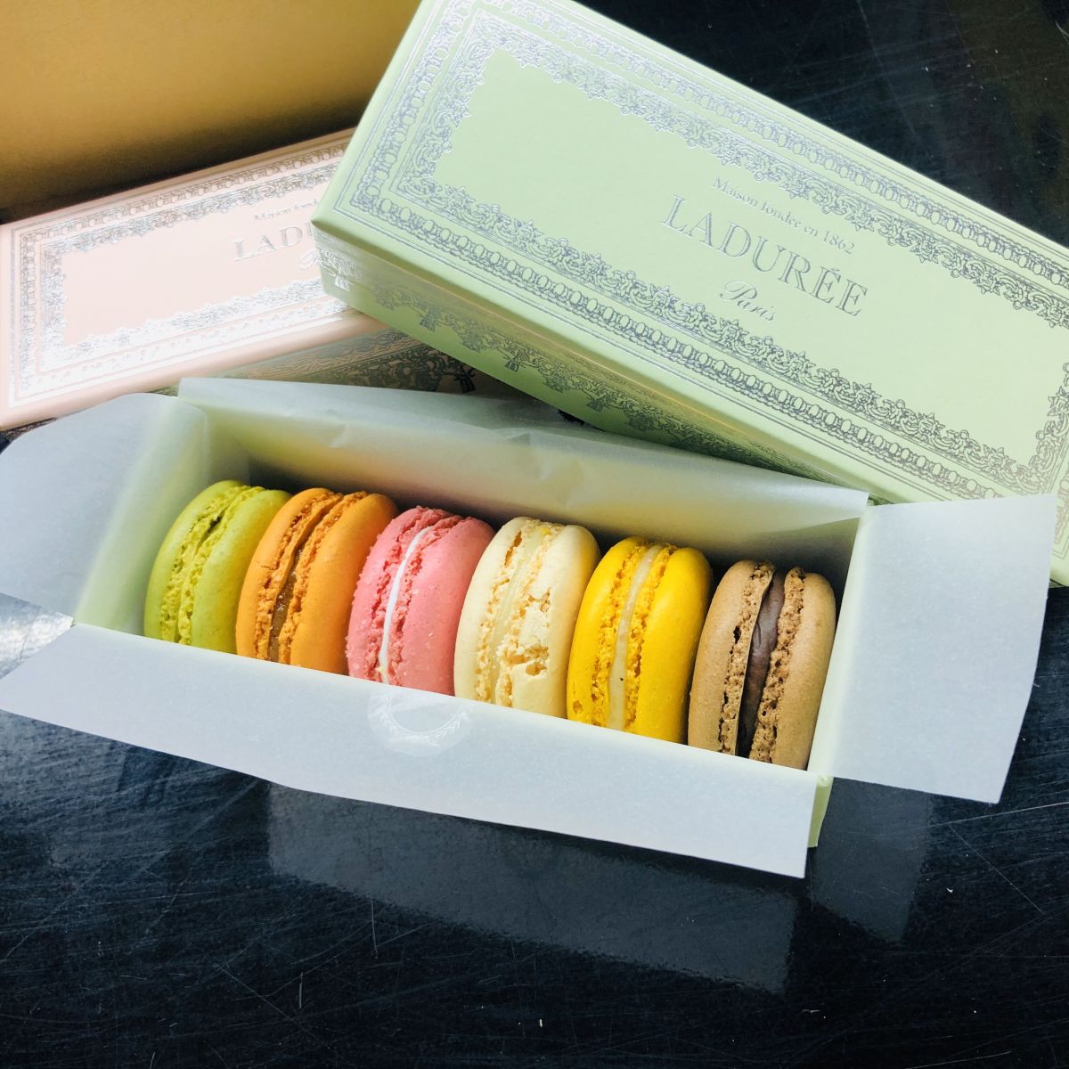 Bánh Macaron Pháp