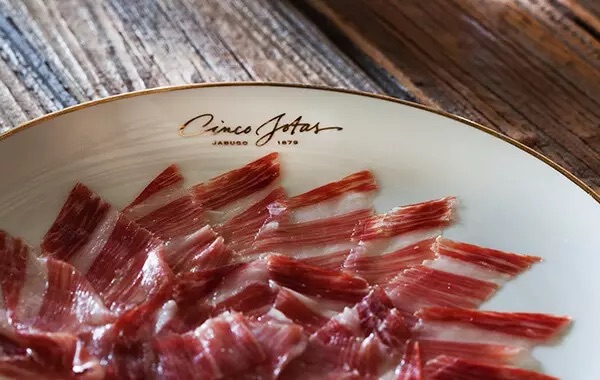 Đùi heo muối Iberico hương vị thơm ngon