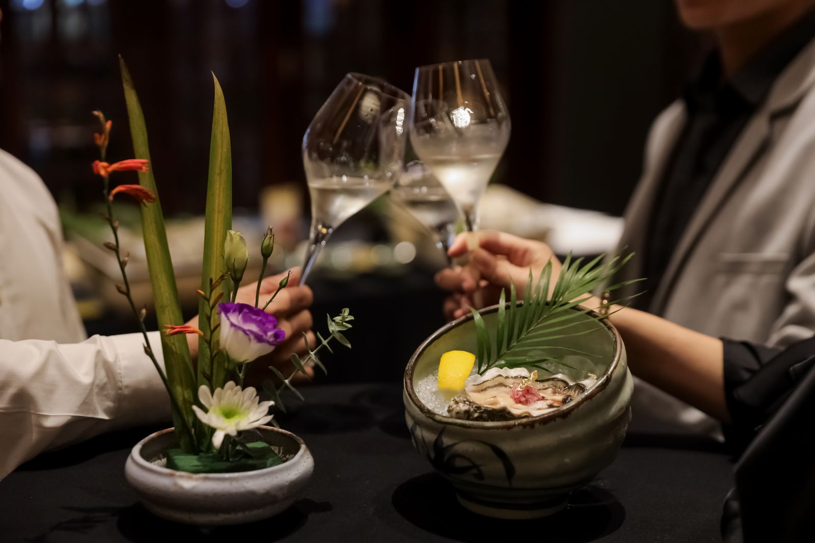 Hàu Gillardeau thưởng thức cùng champagne