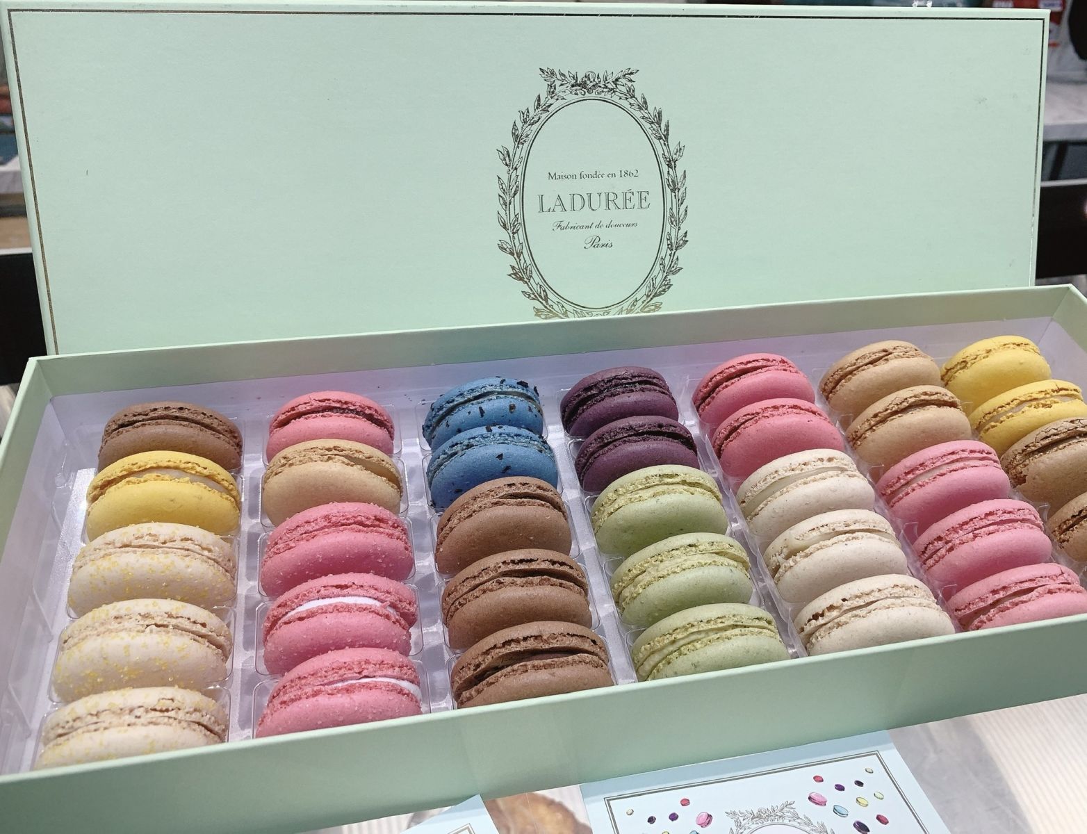 Macaron Laduree nữ hoàng bánh ngọt