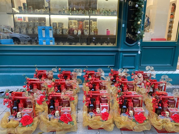 quà tết doanh nghiệp biếu lãnh đạo cuối năm