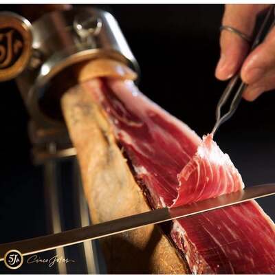 Vân mỡ nghệ thuật đùi heo muối iberico