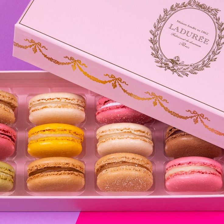 Tại sao macaron Pháp chính hãng lại được giới sành ăn săn đón?
