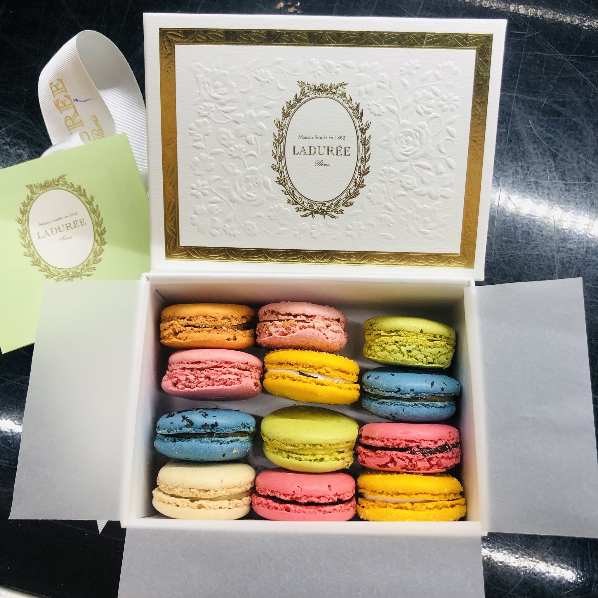 Macaron Laduree - Tinh tế phong cách Pháp