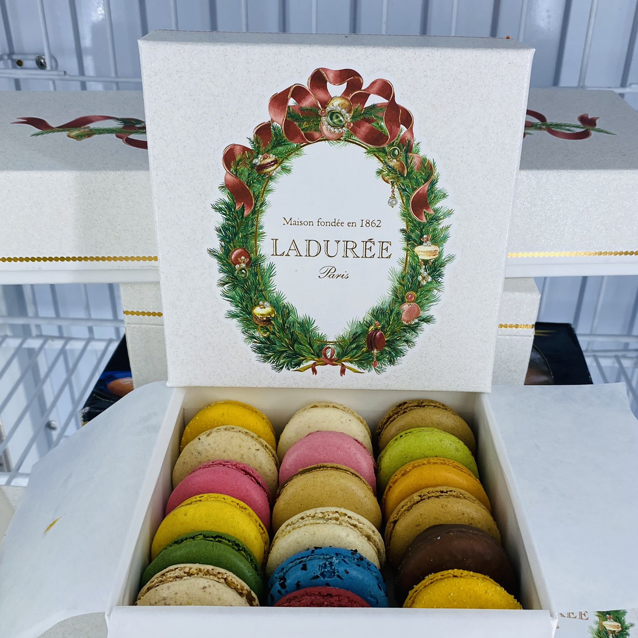 Vì sao bánh macaron Pháp nhập khẩu lại nổi tiếng toàn thế giới?